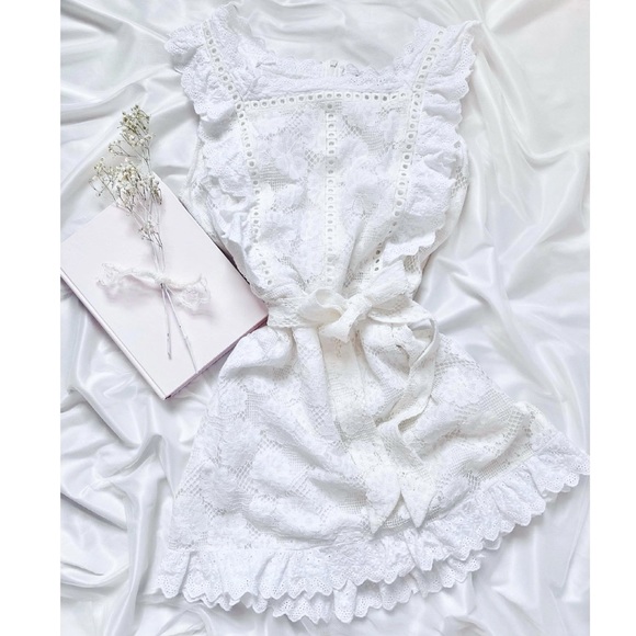 Vintage Dresses & Skirts - Vintage Y2K White Ruffle Pinafore Mini Dress